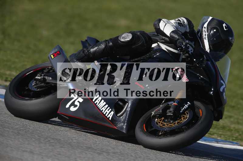 /Archiv-2024/02 29.01.-02.02.2024 Moto Center Thun Jerez/Gruppe schwarz-black/75